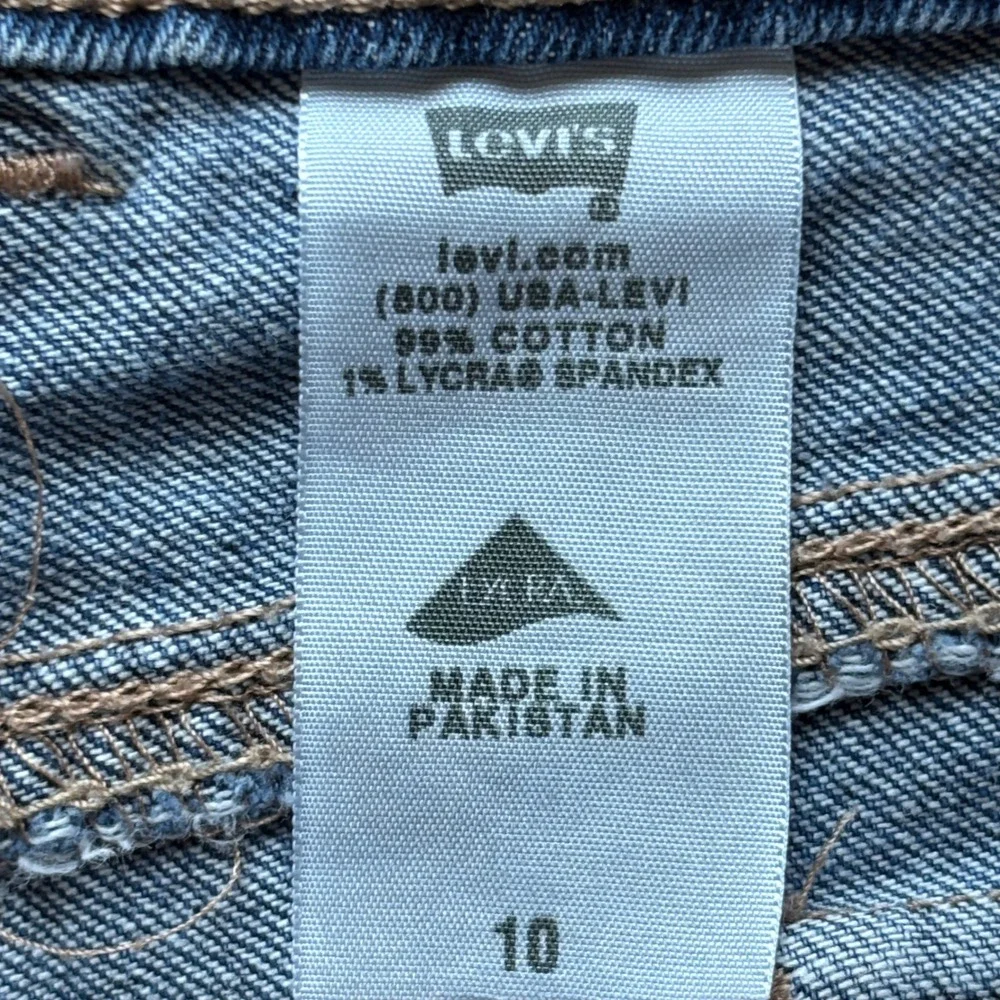 Levis levis 545